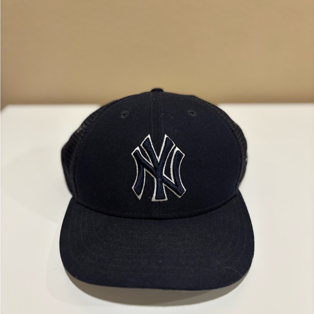 New Era 59Fifty New York Yankees Navy Mesh Cap